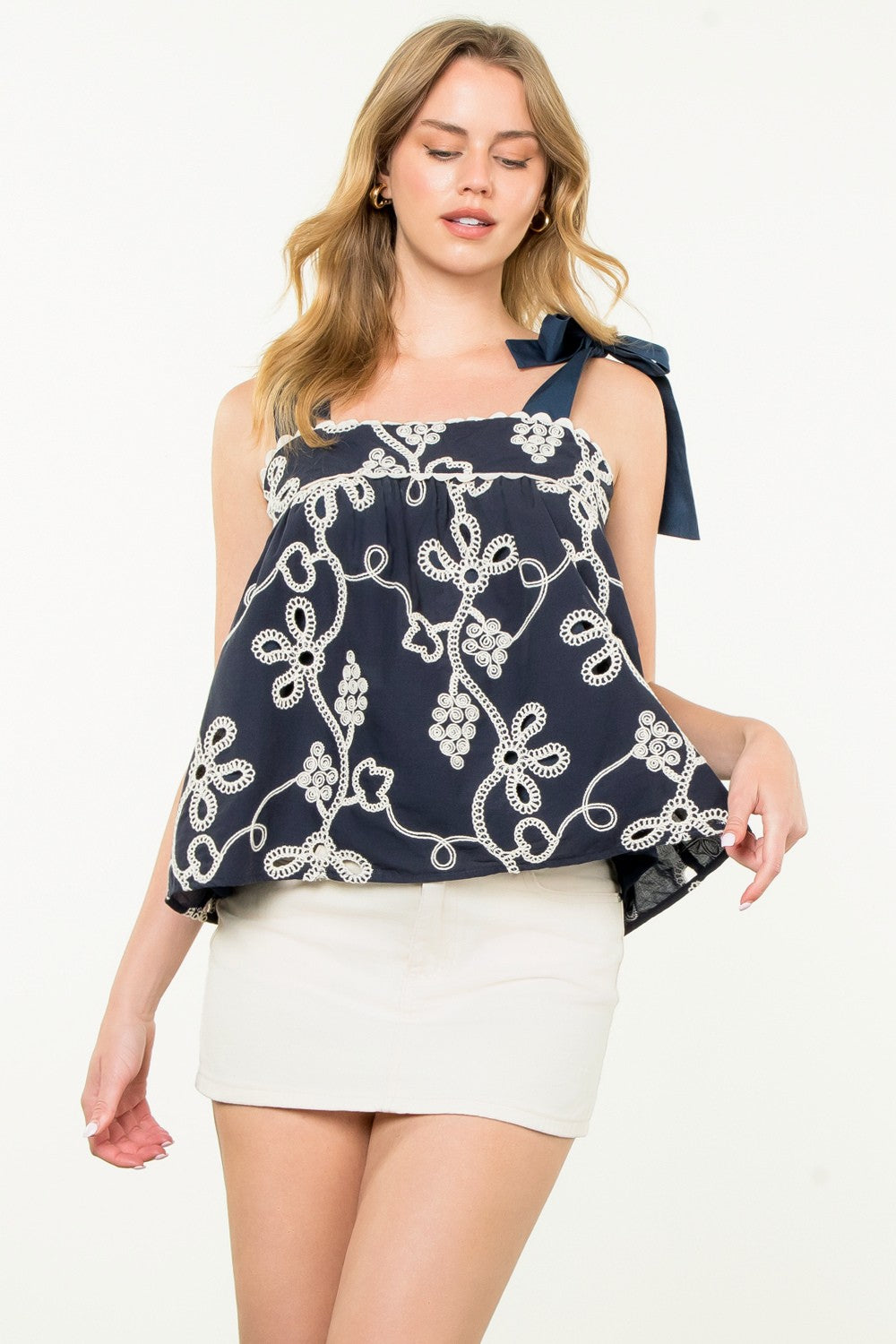 TIE STRAP EMBROIDERED TOP