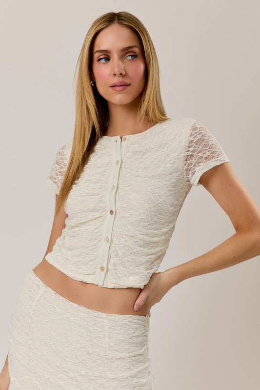 BUTTON DOWN FITTED LACE TOP