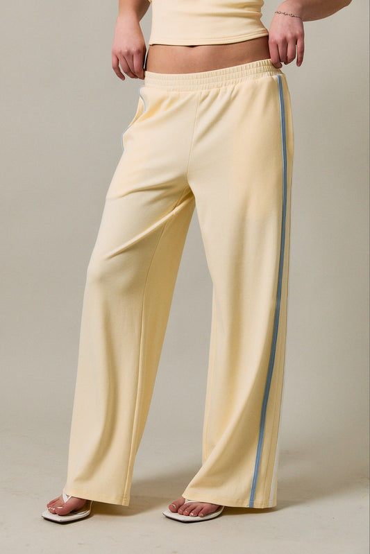 MID RISE CONTRAST LINE DETAIL PANTS