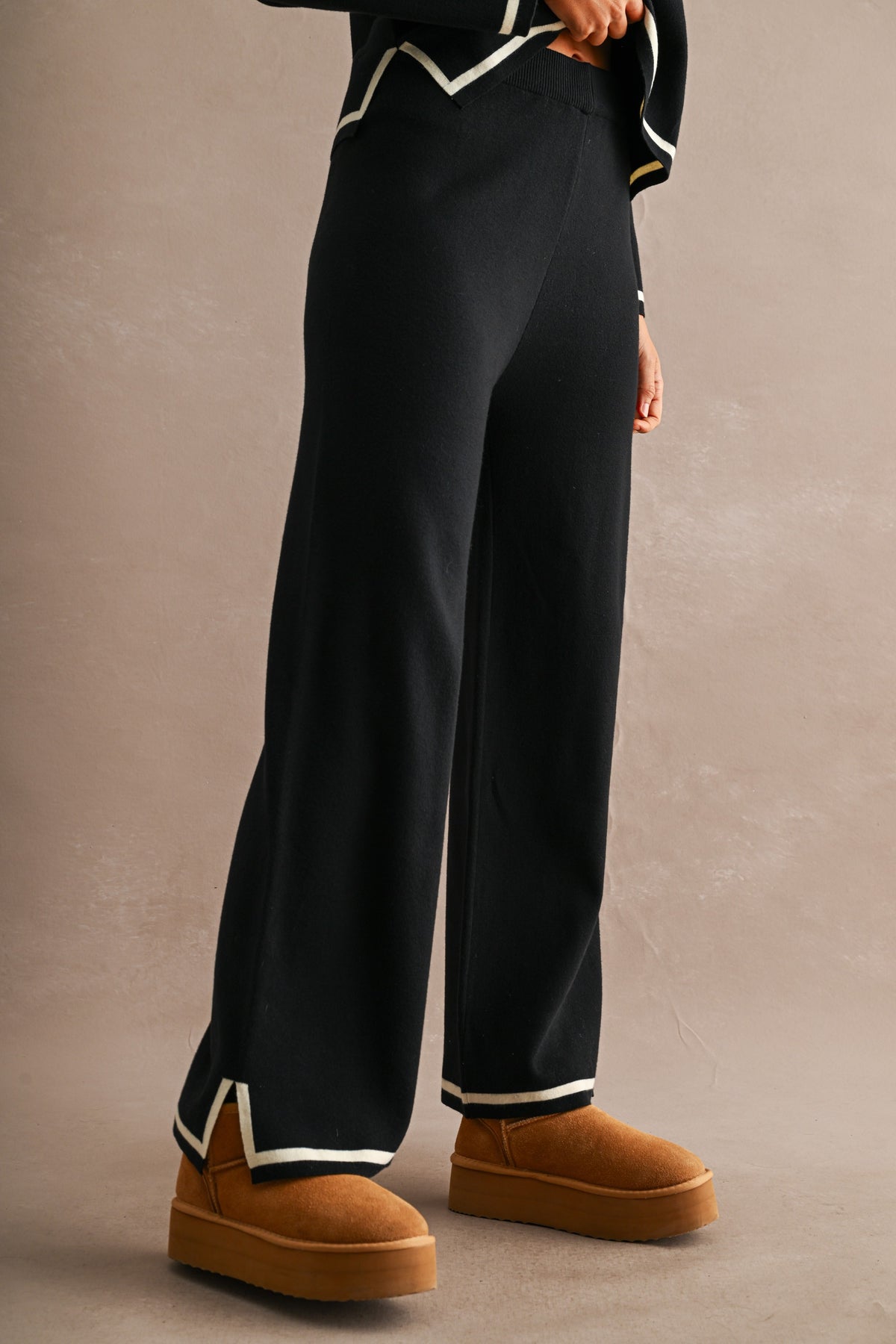 CONTRAST DETAIL PANT
