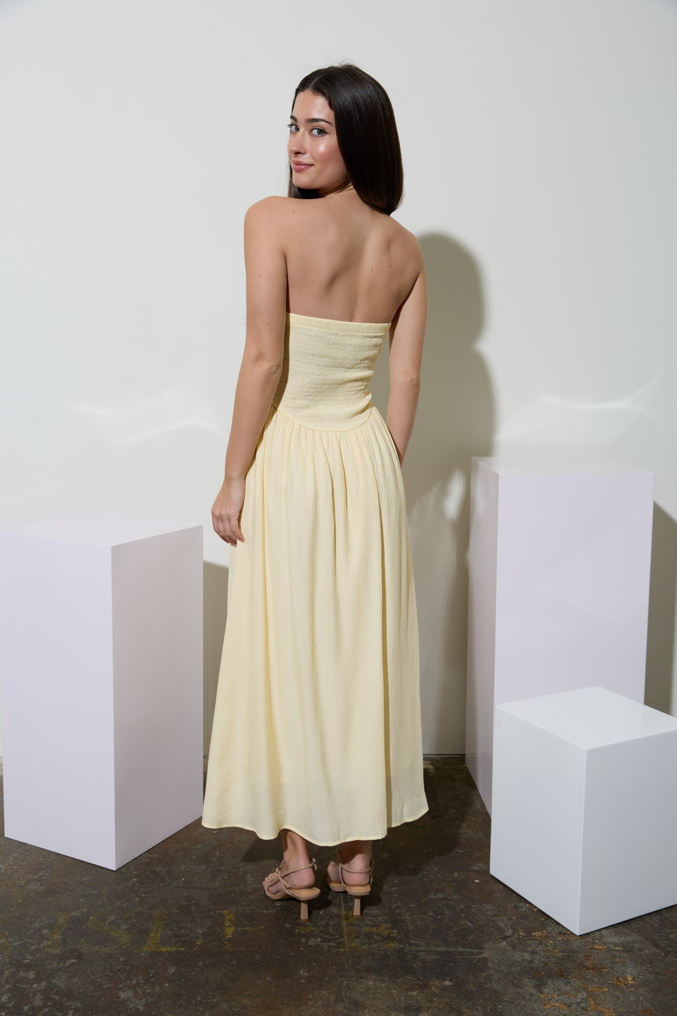 STRAPLESS LACE TRIM MIDI DRESS