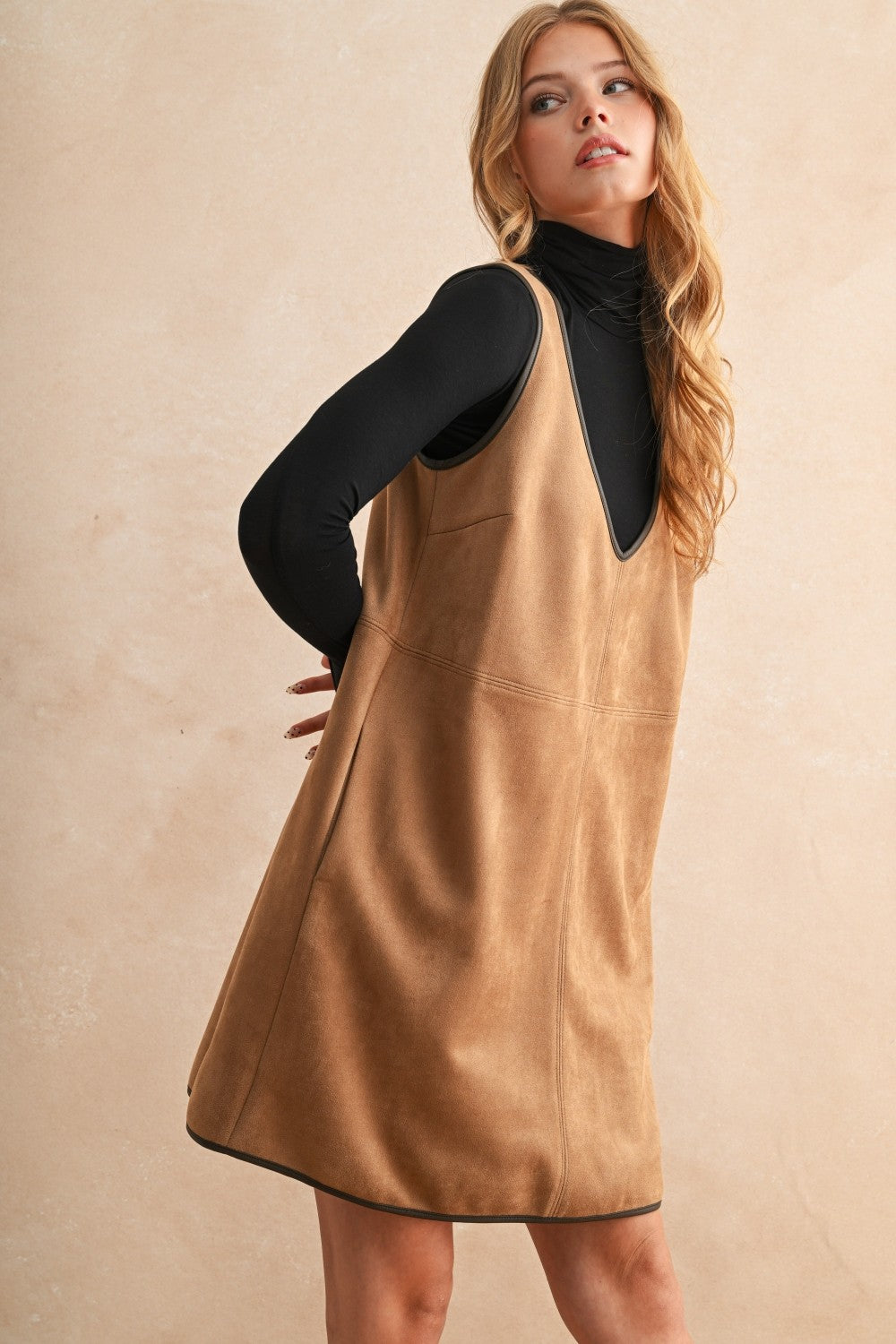 V NECK SUEDE SHIFT DRESS