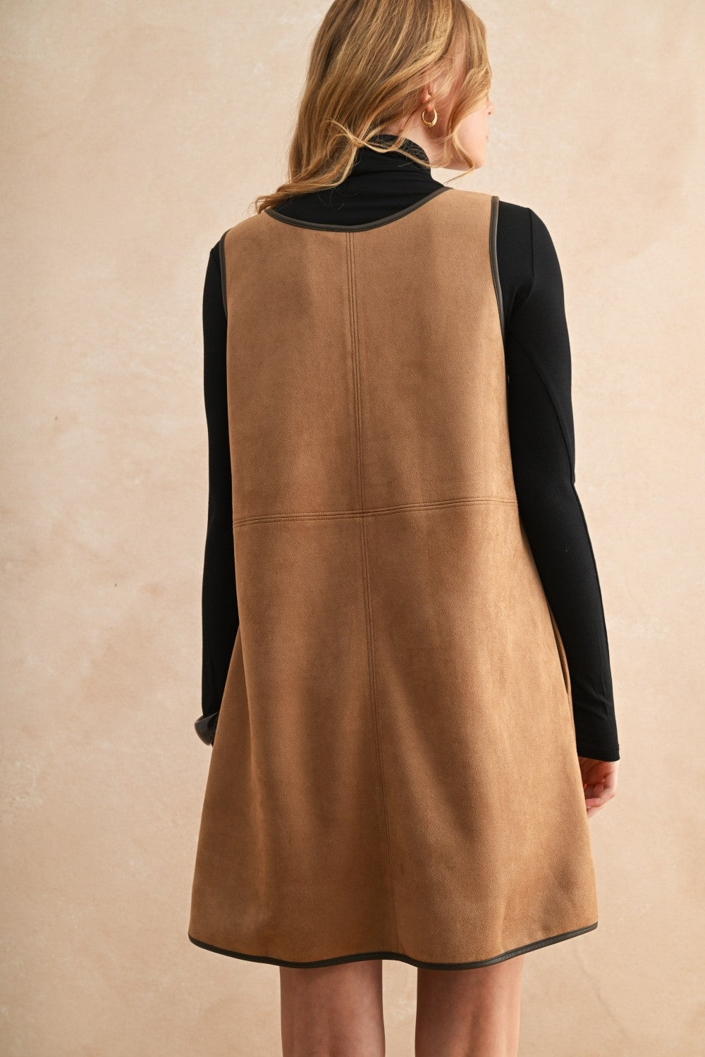 V NECK SUEDE SHIFT DRESS