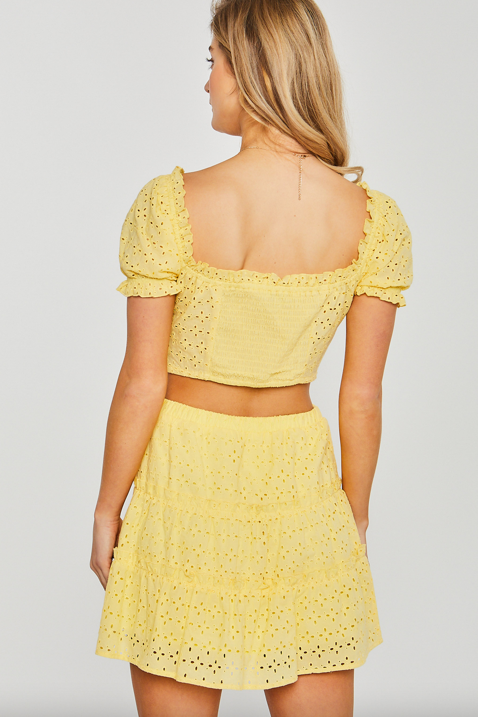 LACE EYELET TOP